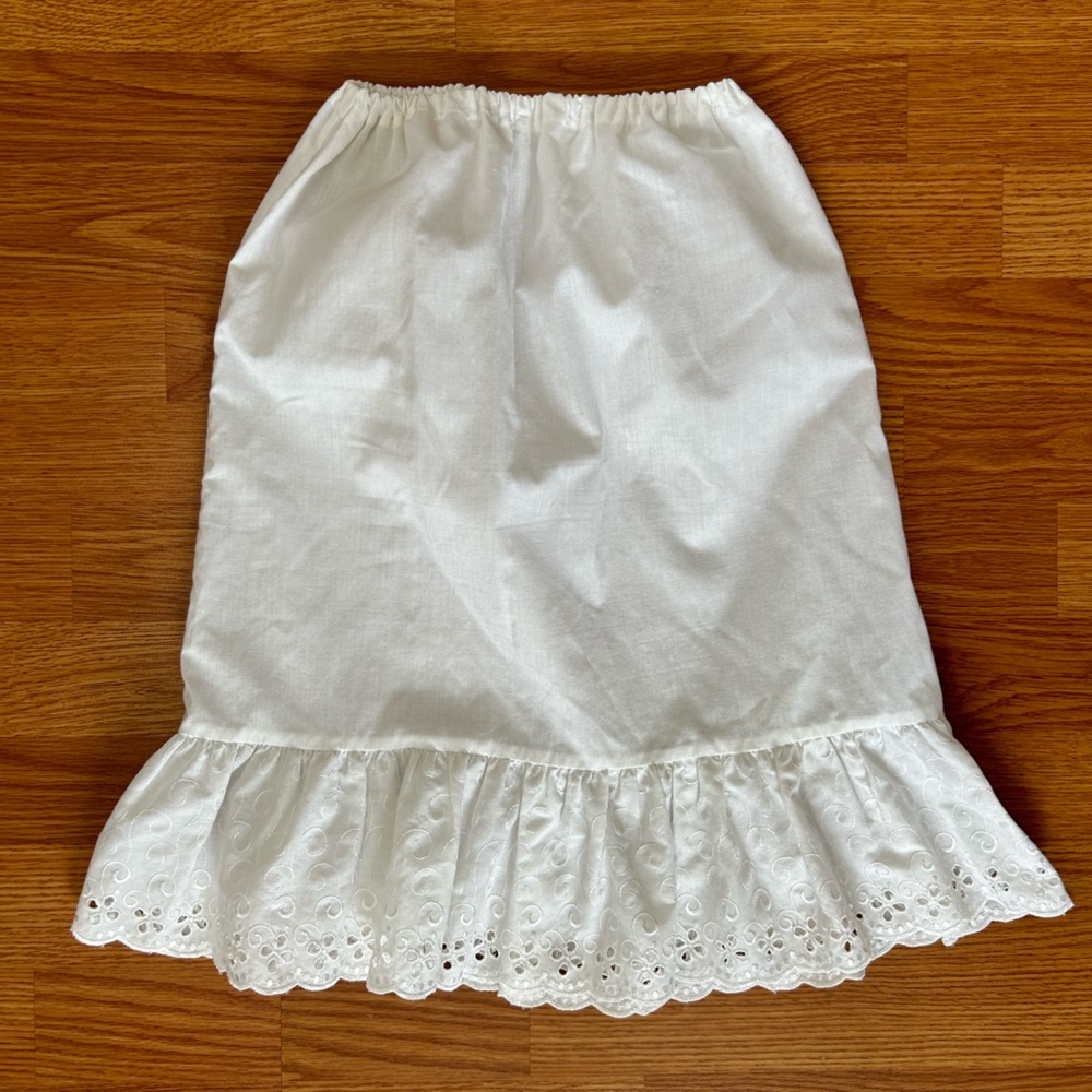 Vintage White 1/2 Slip with Eyelet Trim size Small